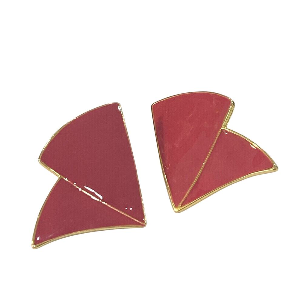 Vintage clip on earrings gold & pink enamel mod 1980’s fan flare fashion jewelry